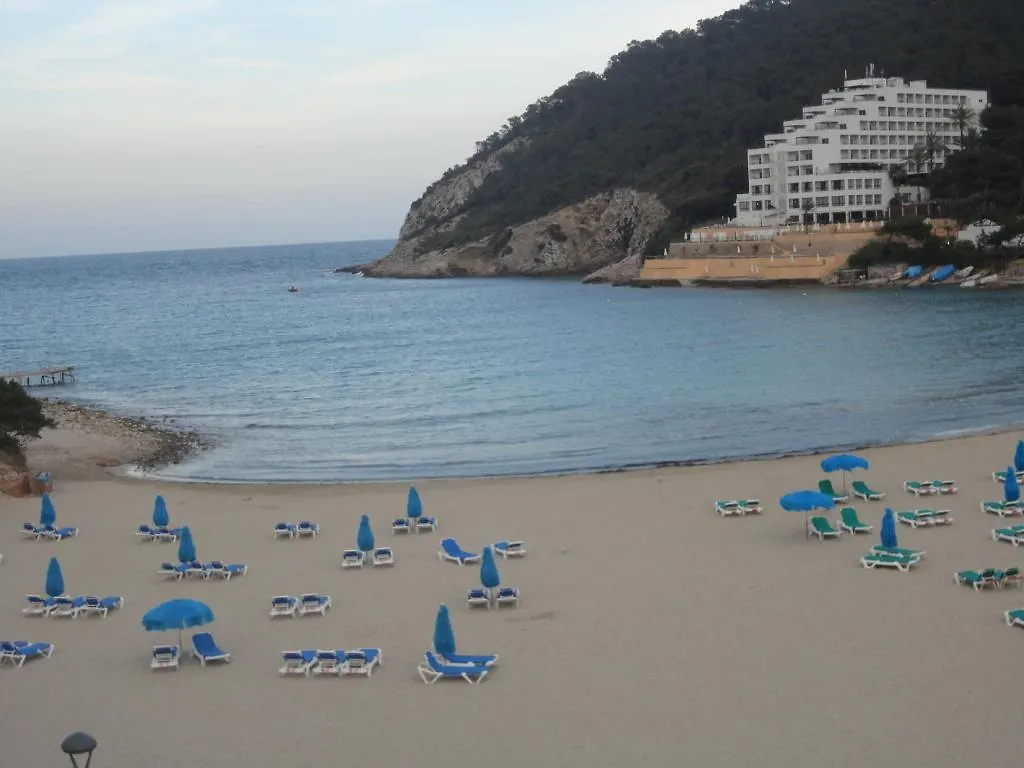 Apartamentos Cala Llonga Cala Llonga  Espanha