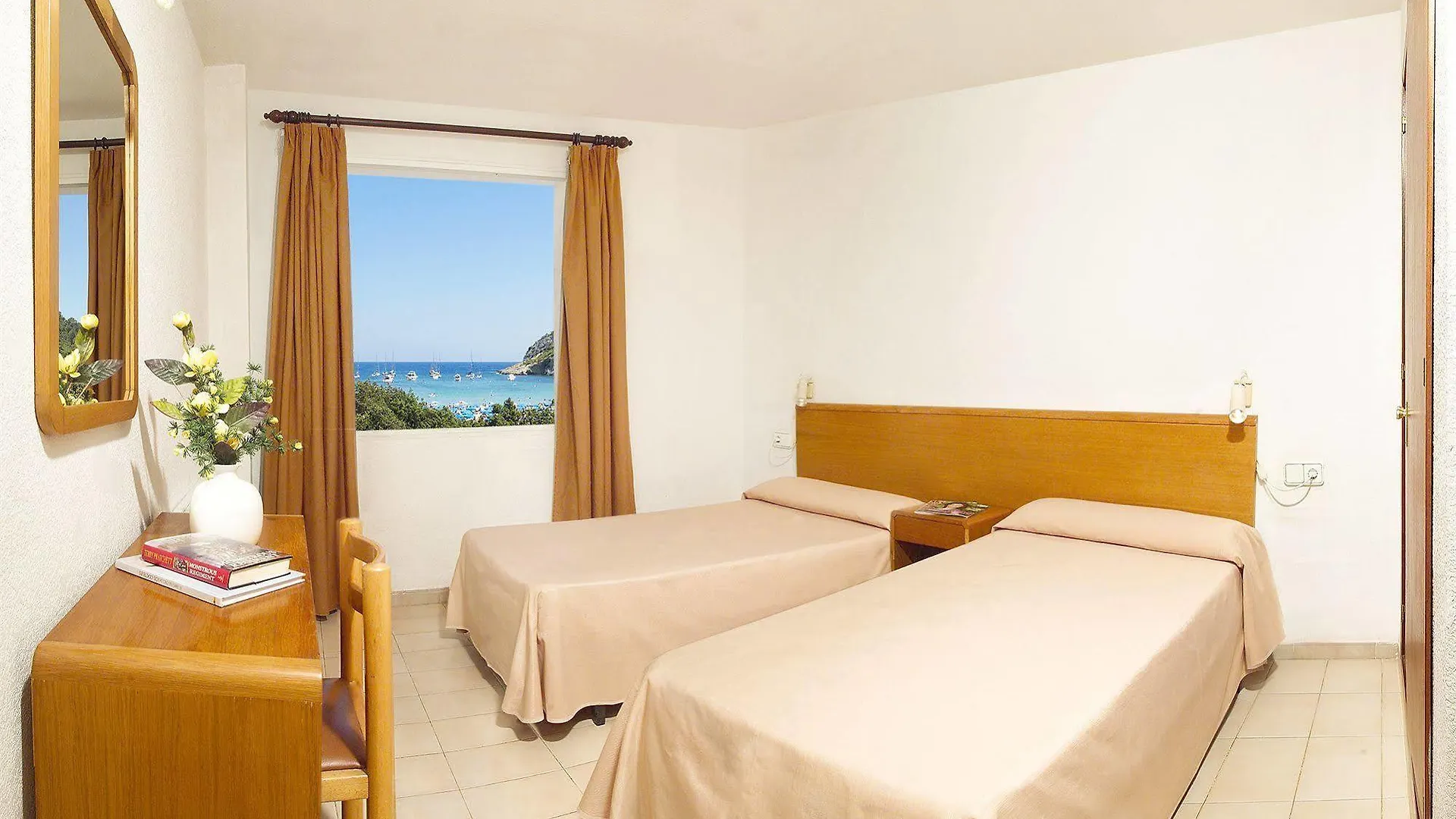 Apartamentos Cala Llonga Cala Llonga  Apartment Cala Llonga (Ibiza)